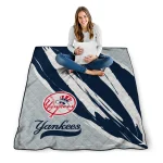 new york yankees stroke art navy white quilt blanket best selling