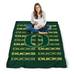 oregon ducks bold red green quilt blanket best selling