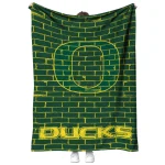 oregon ducks brick grid green quilt blanket best selling