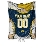 personalized michigan wolverines player sketch blue gray quilt blanket best selling