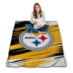 pittsburgh steelers wild lines gold white quilt blanket best selling