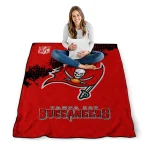 tampa bay buccaneers shield badge red quilt blanket best selling