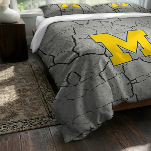 Michigan Wolverines Cracked Texture Bedding Set Fashion Forward